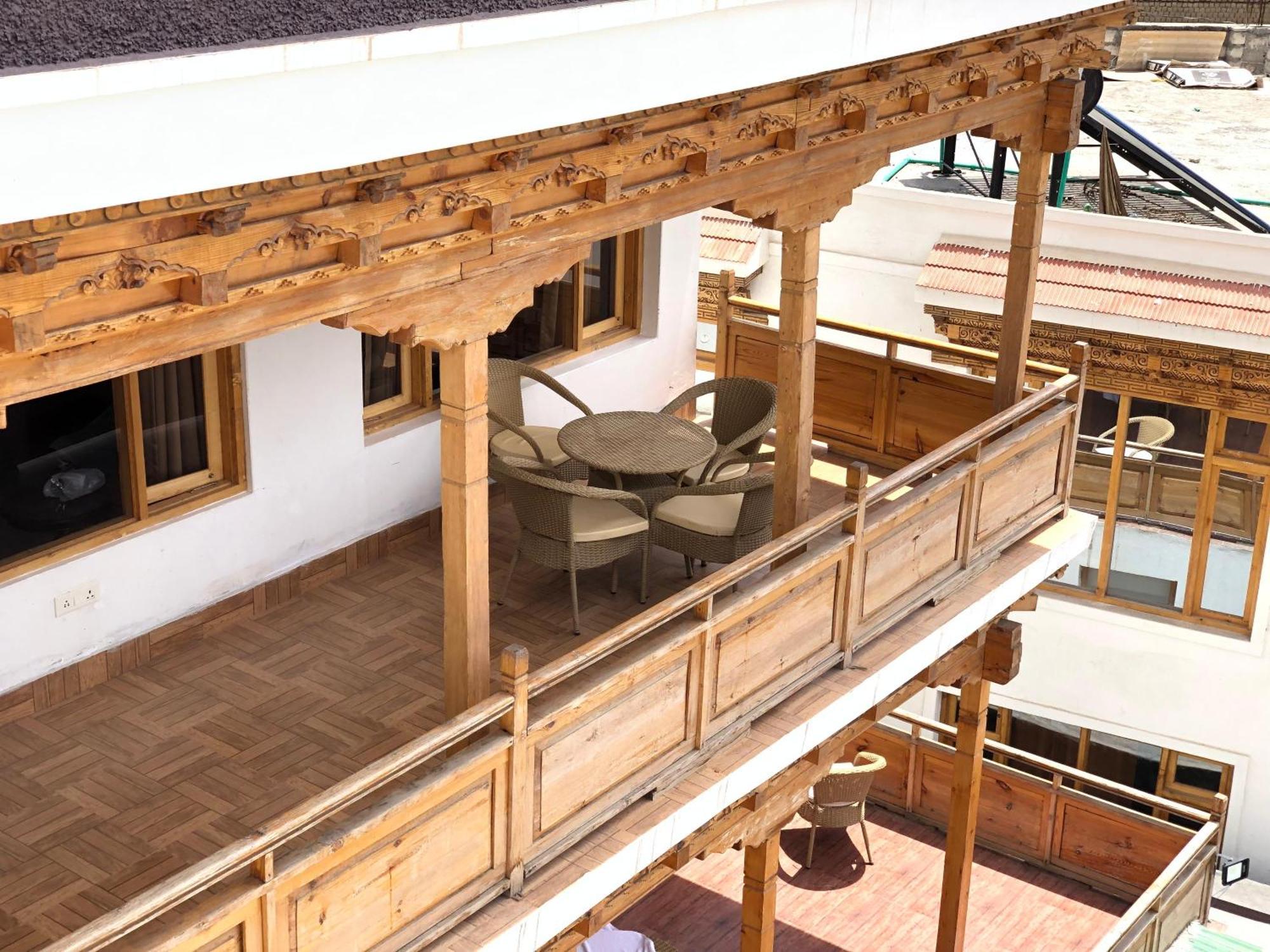 Lha-Zes Hotel Leh Ngoại thất bức ảnh